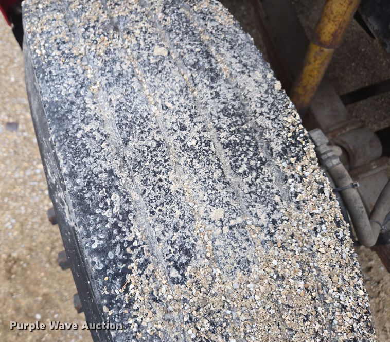 image for item DX1616 2000 International 4900 flatbed truck