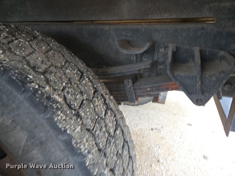 image for item DX1616 2000 International 4900 flatbed truck