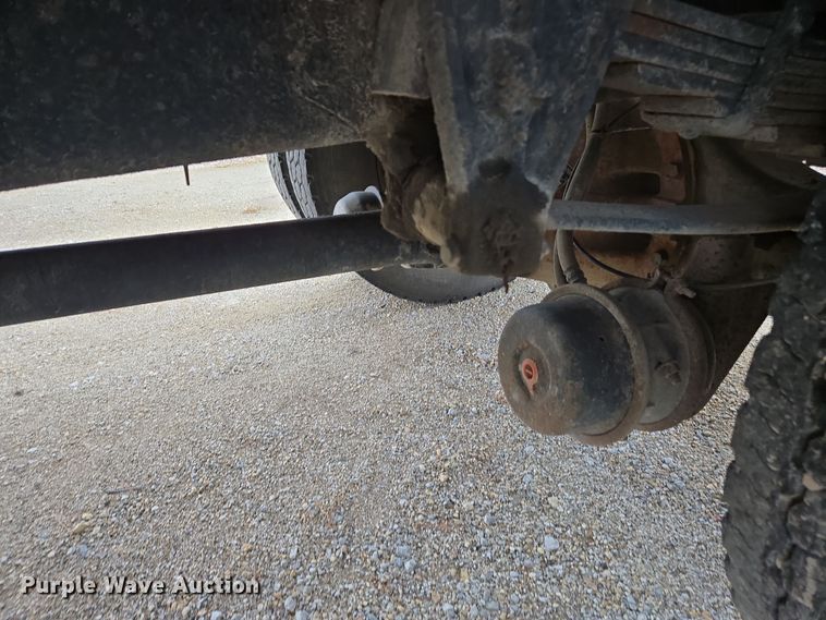 image for item DX1616 2000 International 4900 flatbed truck