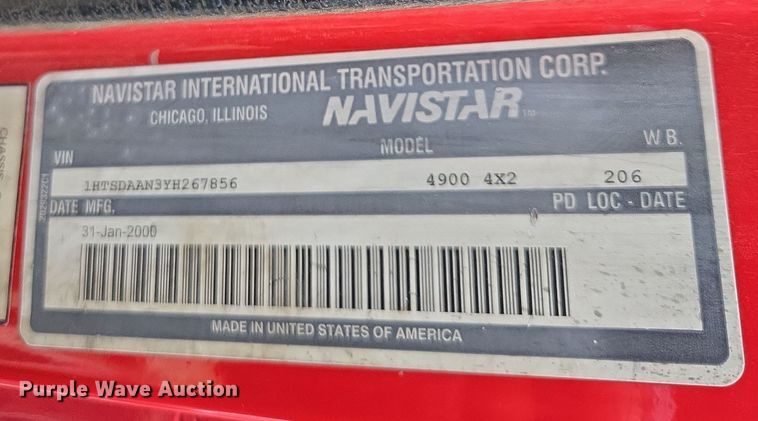 image for item DX1616 2000 International 4900 flatbed truck