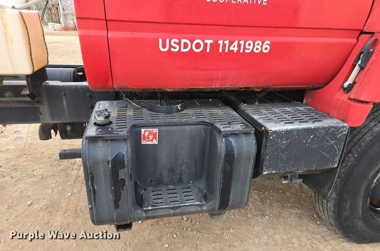 image for item DX1623 1994 GMC Top Kick truck cab and chassis