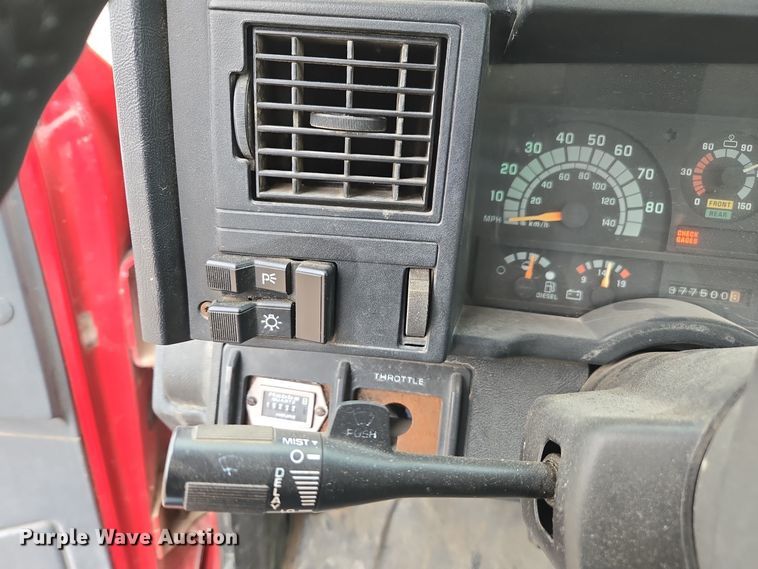 image for item DX1623 1994 GMC Top Kick truck cab and chassis