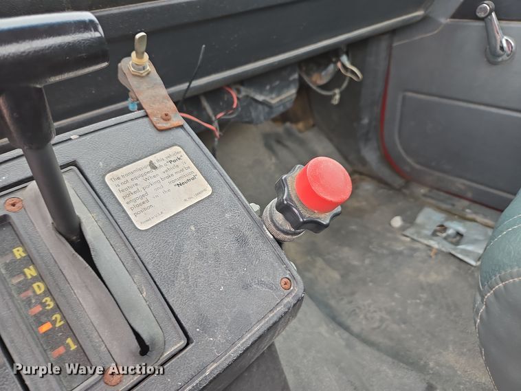 image for item DX1623 1994 GMC Top Kick truck cab and chassis