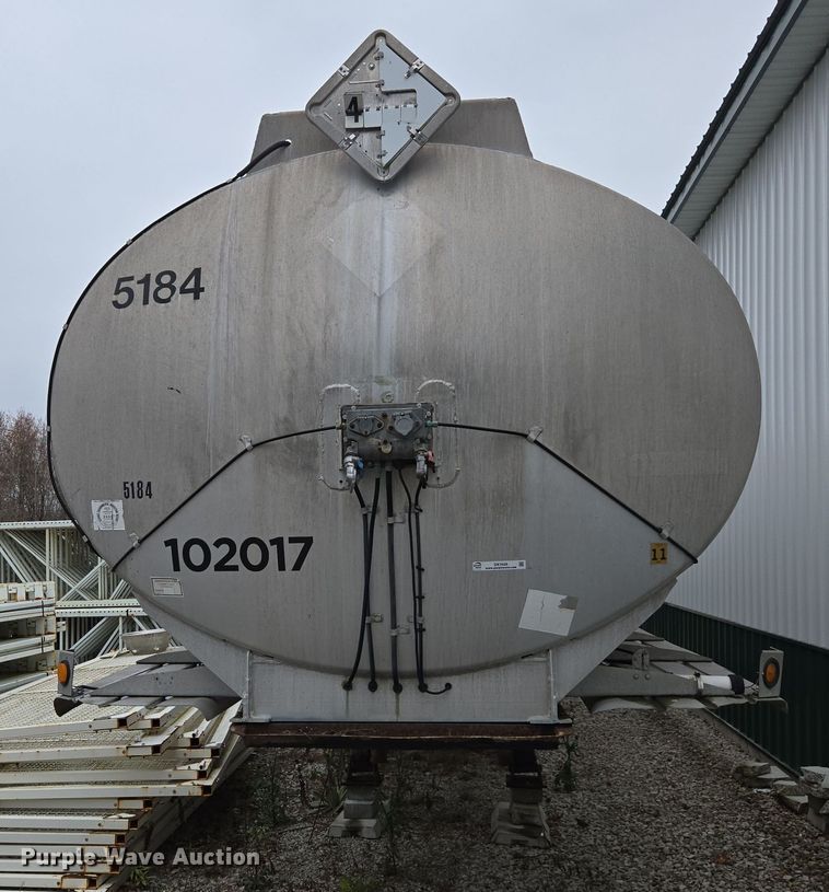 image for item DX1628 1984 Custom Trailers tank trailer