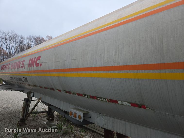 image for item DX1628 1984 Custom Trailers tank trailer
