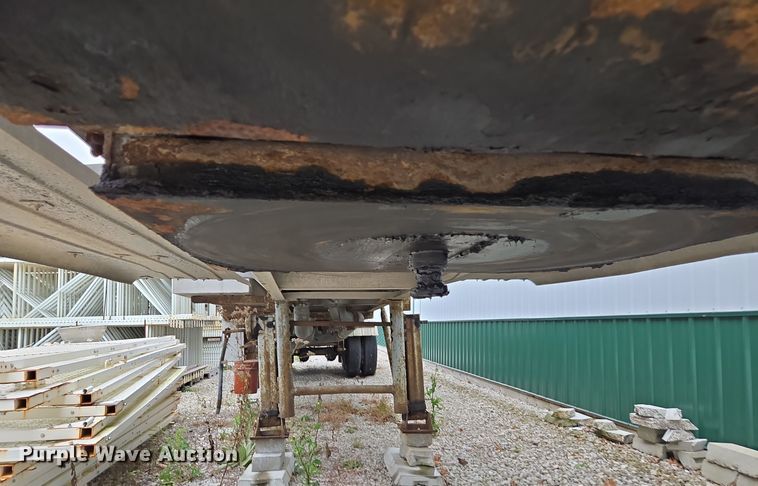 image for item DX1628 1984 Custom Trailers tank trailer