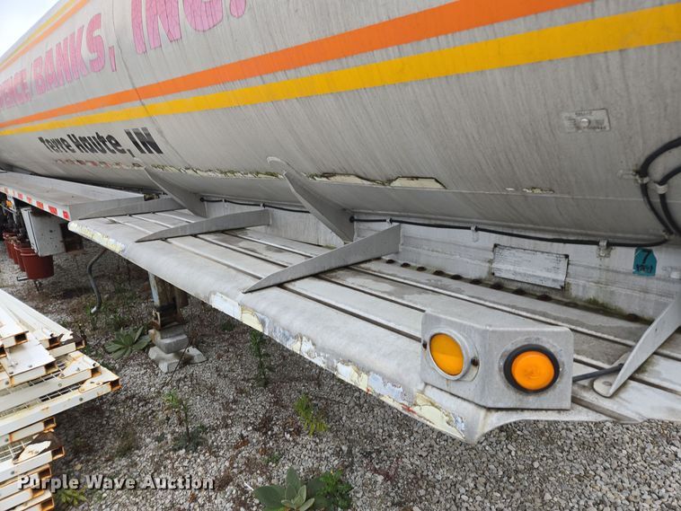 image for item DX1628 1984 Custom Trailers tank trailer