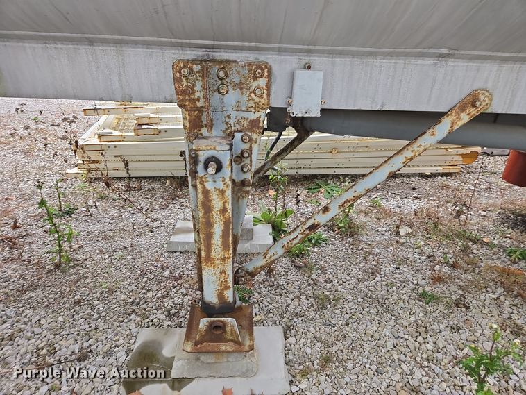 image for item DX1628 1984 Custom Trailers tank trailer