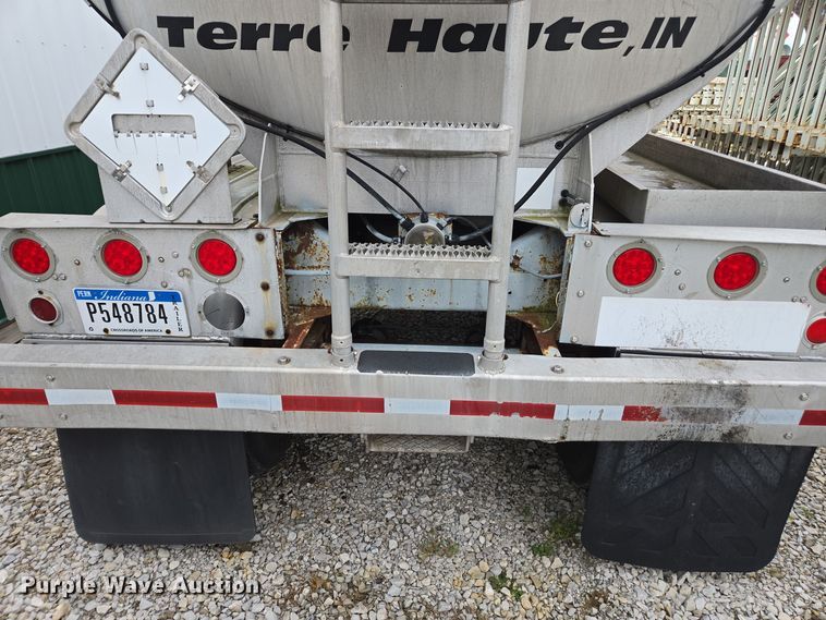 image for item DX1628 1984 Custom Trailers tank trailer