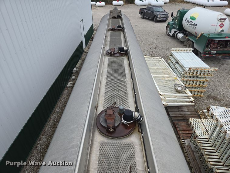 image for item DX1628 1984 Custom Trailers tank trailer