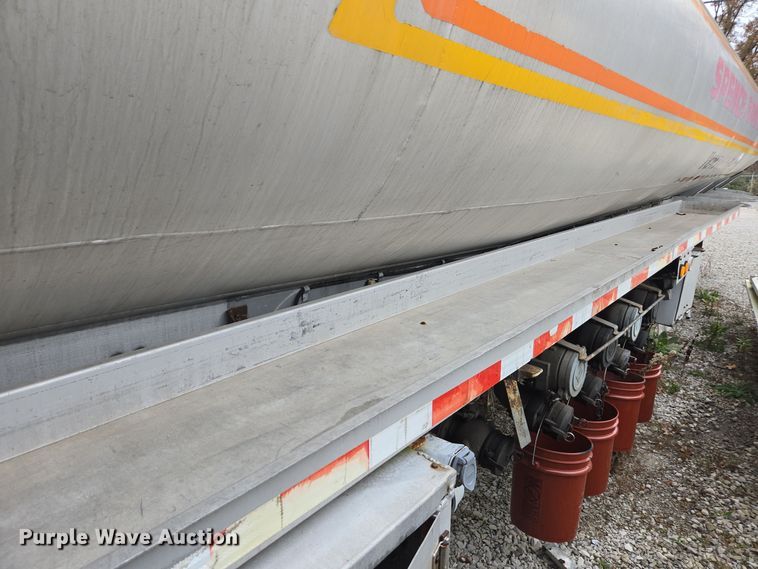 image for item DX1628 1984 Custom Trailers tank trailer