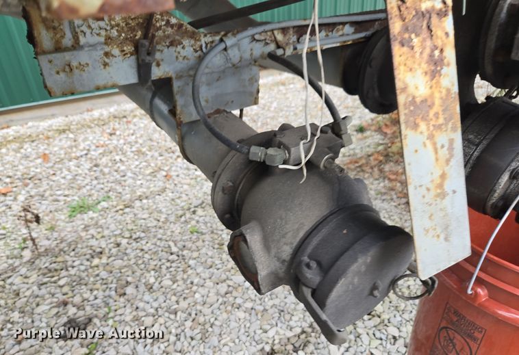 image for item DX1628 1984 Custom Trailers tank trailer