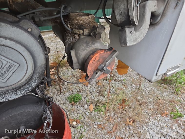 image for item DX1628 1984 Custom Trailers tank trailer