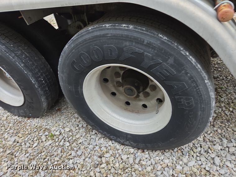 image for item DX1628 1984 Custom Trailers tank trailer