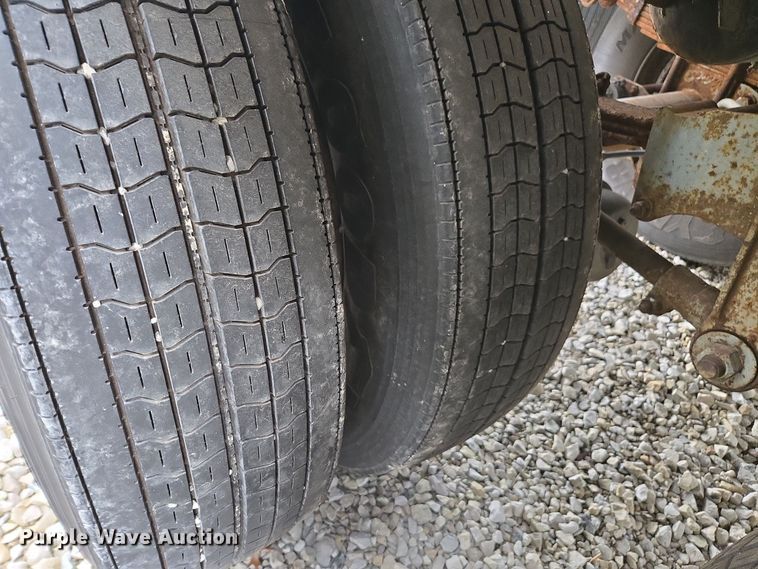 image for item DX1628 1984 Custom Trailers tank trailer