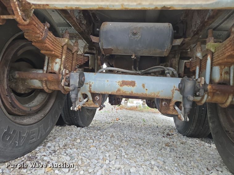 image for item DX1628 1984 Custom Trailers tank trailer