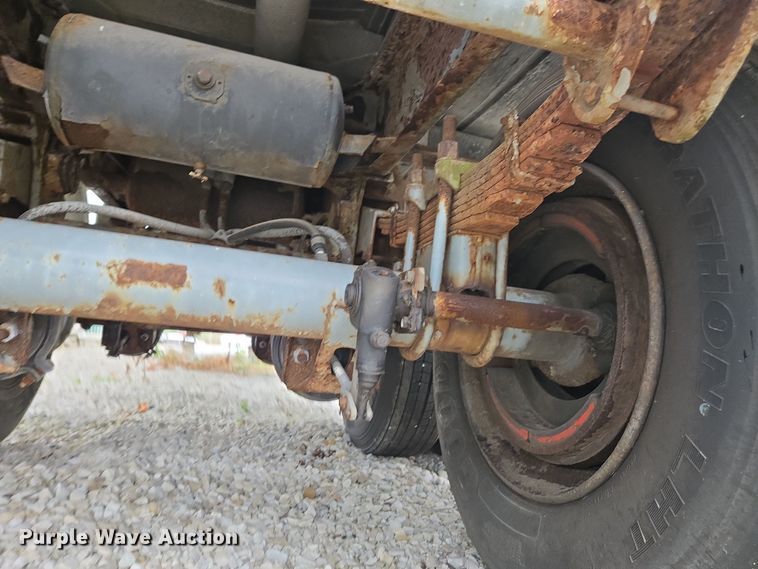 image for item DX1628 1984 Custom Trailers tank trailer