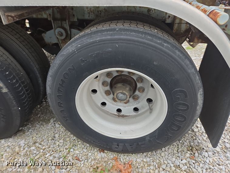 image for item DX1628 1984 Custom Trailers tank trailer