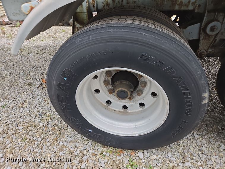 image for item DX1628 1984 Custom Trailers tank trailer