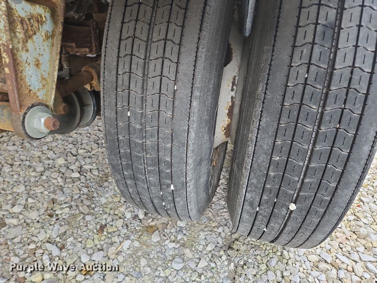 image for item DX1628 1984 Custom Trailers tank trailer