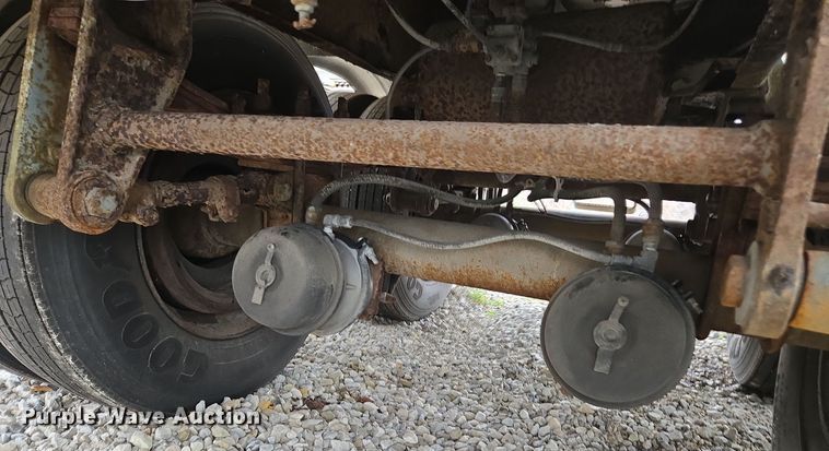 image for item DX1628 1984 Custom Trailers tank trailer