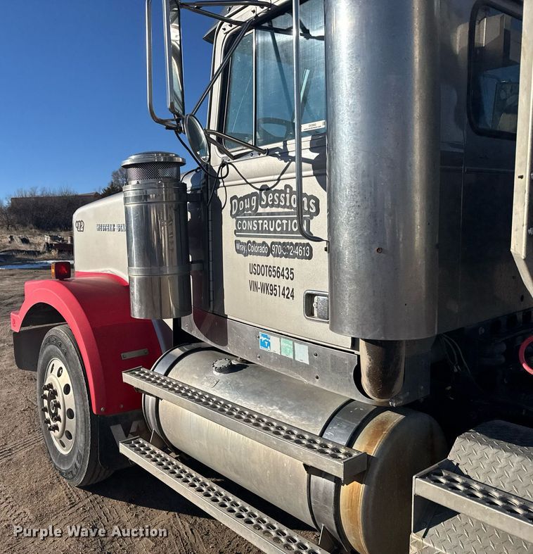 image for item DX3942 1998 Western Star 4964F semi truck