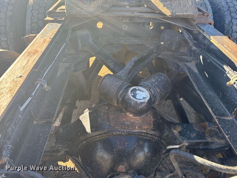 image for item DX3942 1998 Western Star 4964F semi truck