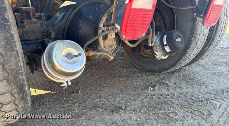 image for item DX3942 1998 Western Star 4964F semi truck