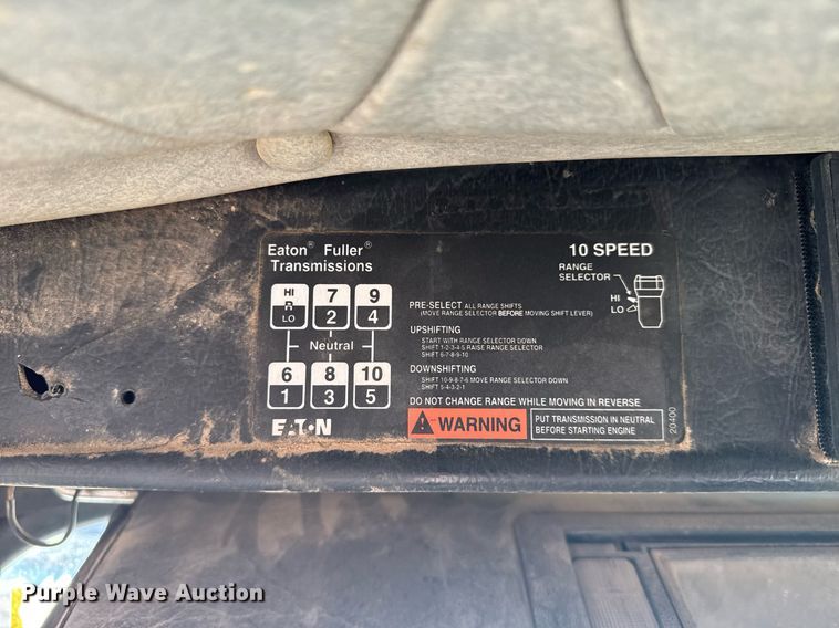 image for item DX3942 1998 Western Star 4964F semi truck