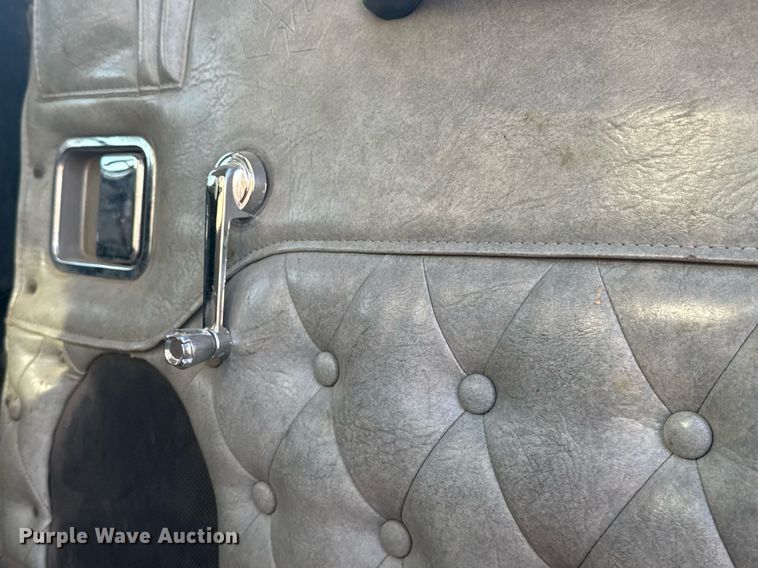 image for item DX3942 1998 Western Star 4964F semi truck