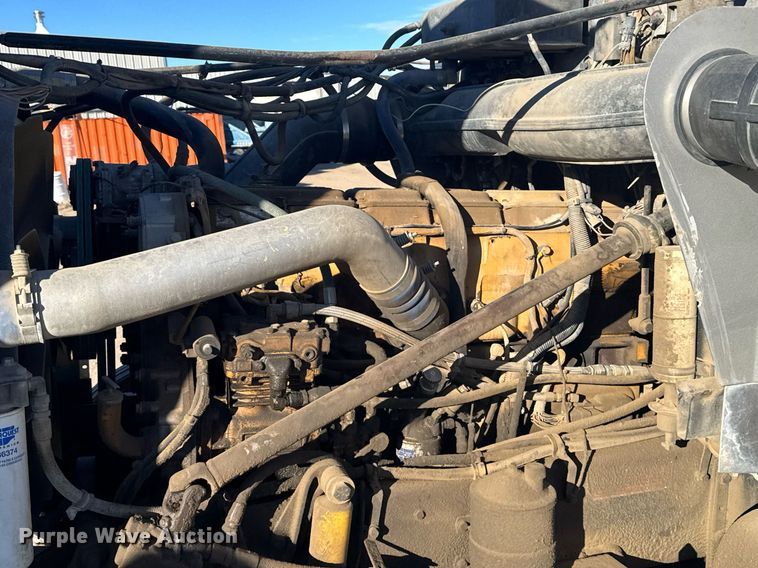 image for item DX3942 1998 Western Star 4964F semi truck