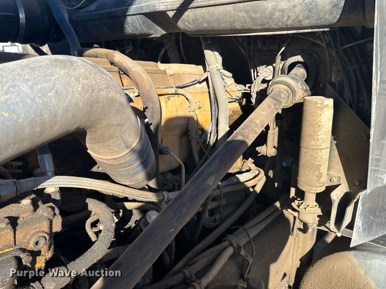 image for item DX3942 1998 Western Star 4964F semi truck