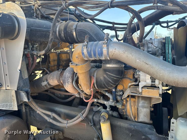 image for item DX3942 1998 Western Star 4964F semi truck