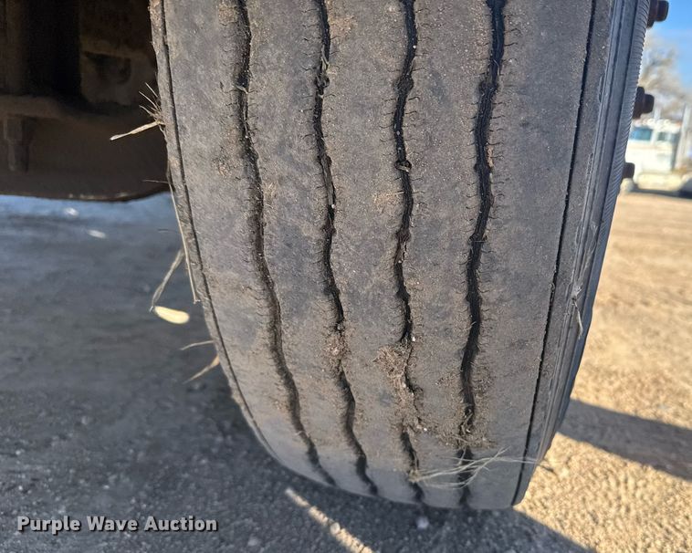 image for item DX3942 1998 Western Star 4964F semi truck