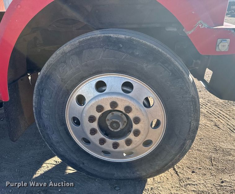 image for item DX3942 1998 Western Star 4964F semi truck