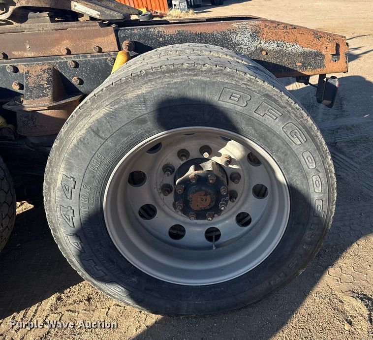 image for item DX3942 1998 Western Star 4964F semi truck