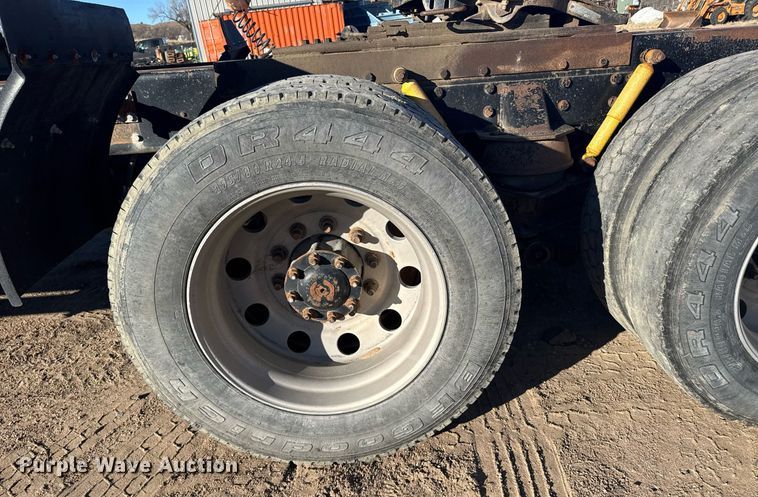 image for item DX3942 1998 Western Star 4964F semi truck