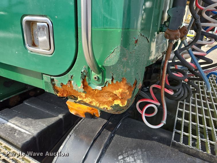 image for item EE7950 1992 Mack CH613 semi truck