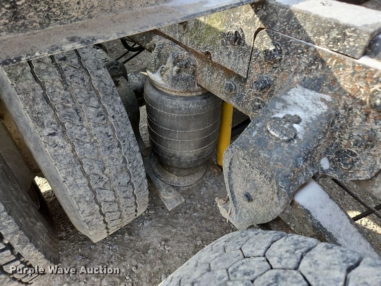 image for item EE7950 1992 Mack CH613 semi truck