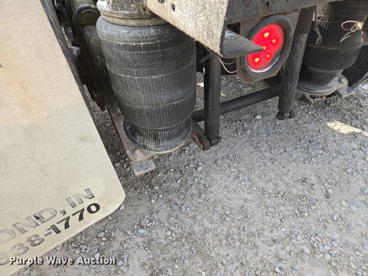 image for item EE7950 1992 Mack CH613 semi truck