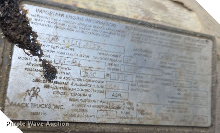 image for item EE7950 1992 Mack CH613 semi truck