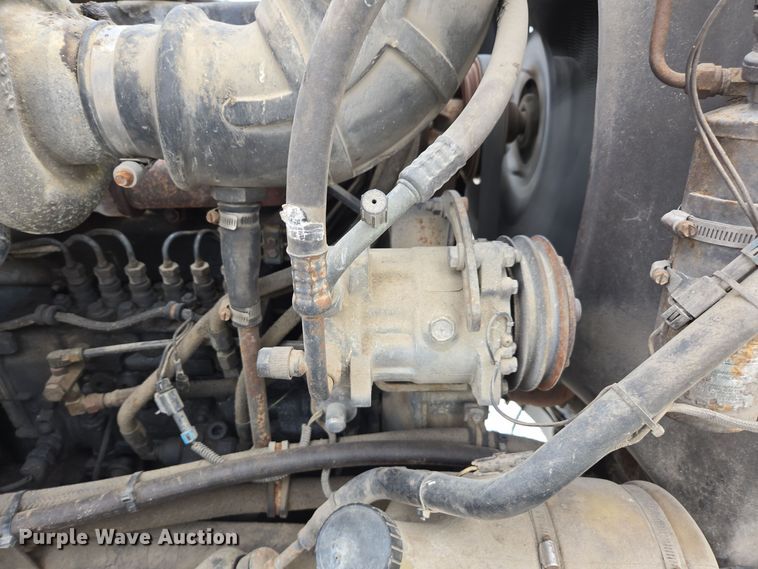 image for item EE7950 1992 Mack CH613 semi truck