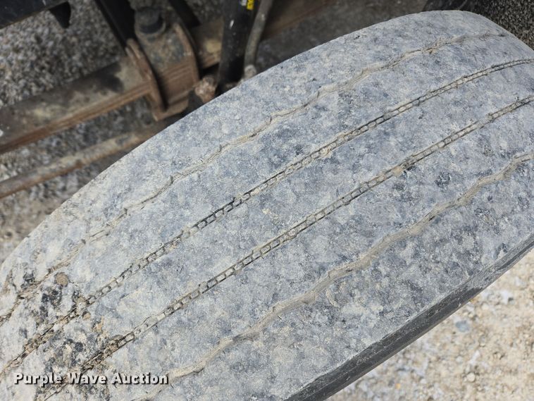 image for item EE7950 1992 Mack CH613 semi truck