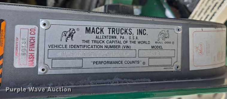 image for item EE7950 1992 Mack CH613 semi truck