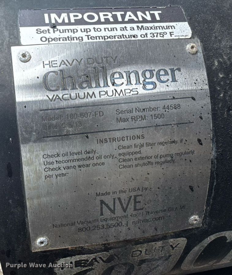 image for item EG2447 2012 Mack CHU613 semi truck