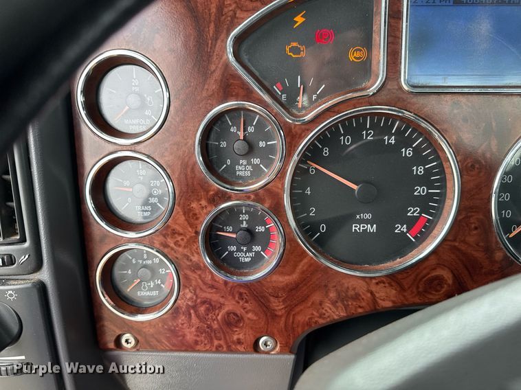 image for item EG2447 2012 Mack CHU613 semi truck