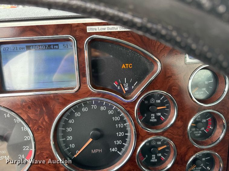 image for item EG2447 2012 Mack CHU613 semi truck