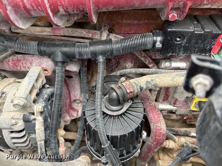 image for item EG2447 2012 Mack CHU613 semi truck