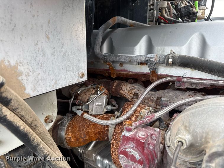 image for item EG2447 2012 Mack CHU613 semi truck