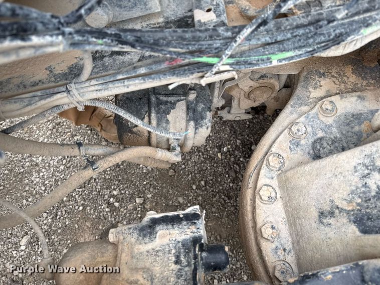 image for item EG2447 2012 Mack CHU613 semi truck